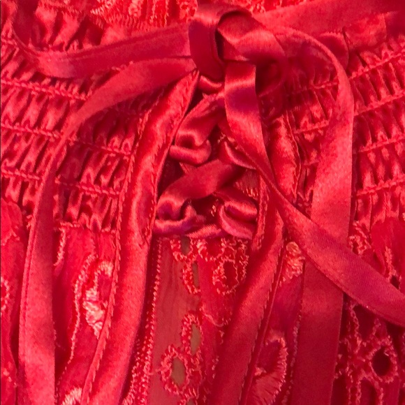 NWT Bebe Silk Keyhole Peasant Top - Picture 6 of 7